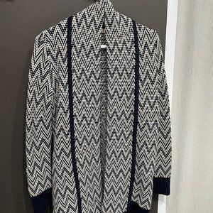 BANANA REPUBLIC OPEN FRONT SWEATER, NAVY CHEVRON, SMALL